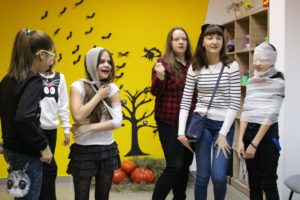 Страшно веселый HALLOWEEN!!! Halloween в школе английского языка UNILAND language School