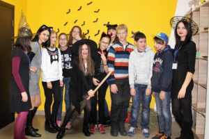 Страшно веселый HALLOWEEN!!! Halloween в школе английского языка UNILAND language School