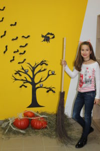 Страшно веселый HALLOWEEN!!! Halloween в школе английского языка UNILAND language School
